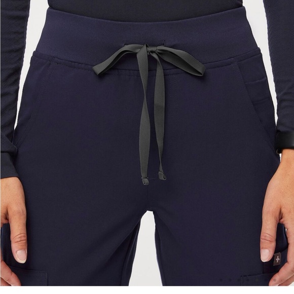 Figs Yola Skinny Scrub Pants - Picture 3 of 9